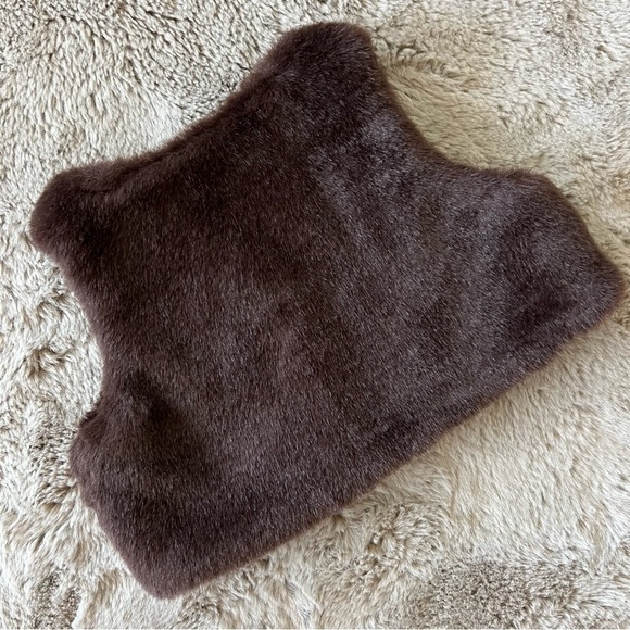 Baby Gap Chocolate Brown Faux Fur Sleeveless Vest With Bow Detail SZ 0-6 Months - Picture 5 of 11